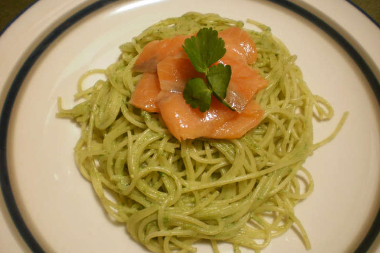 スモークサーモンの野ぜりパスタ レシピ 作り方 By Mealあらびき粉 クックパッド 簡単おいしいみんなのレシピが351万品