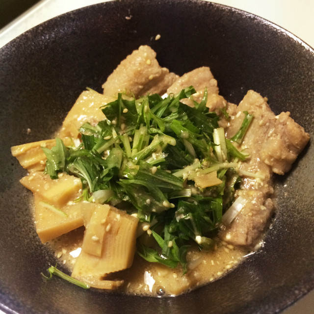 豚バラとタケノコの味噌煮✩水菜のせの画像