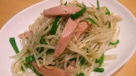 もやし♪ピーマン♪魚肉ソーセージの炒め物