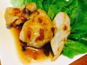 梅肉ソースと鶏胸肉のソテーの画像