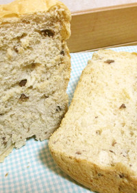 HB早焼き✿はったい粉と甘納豆の食パン