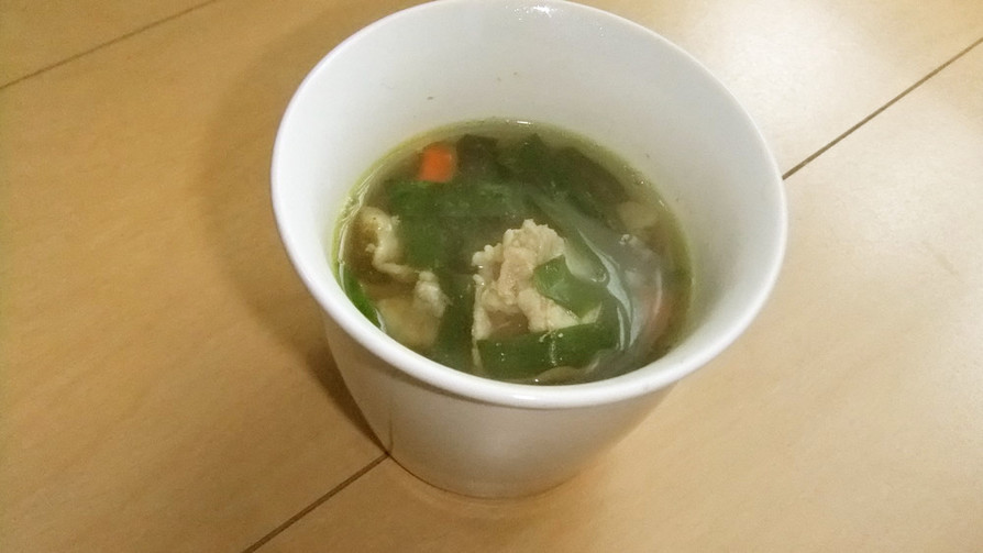 豚肉とニラのカレー風味スープの画像