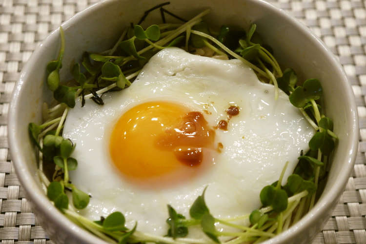 朝食 昼食 夜食 えごま油で目玉焼き丼 レシピ 作り方 By スタイリッシュママ クックパッド 簡単おいしいみんなのレシピが352万品