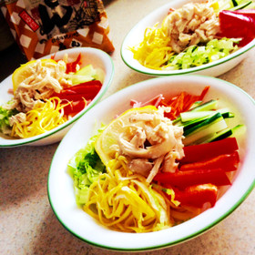 チキンサラダうどん
