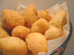 COXINHA (コシーニャ)