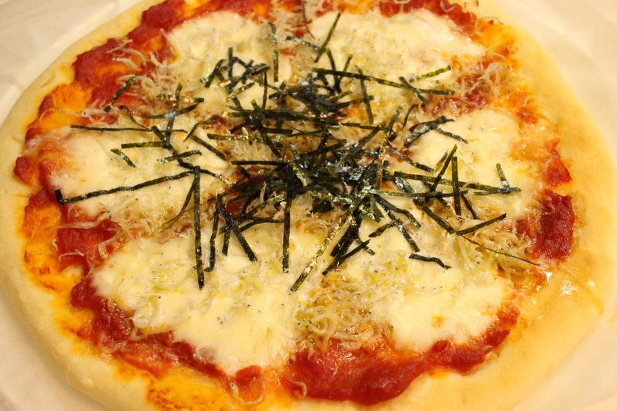 しらすとトマトのピザ  “チチニエリ”の画像