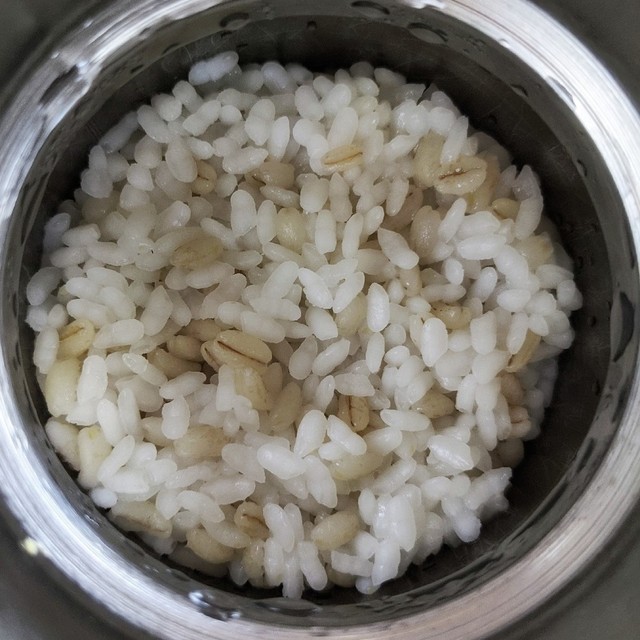 スープジャーでシンプルな麦御飯 レシピ 作り方 By Lemmony2 クックパッド 簡単おいしいみんなのレシピが356万品