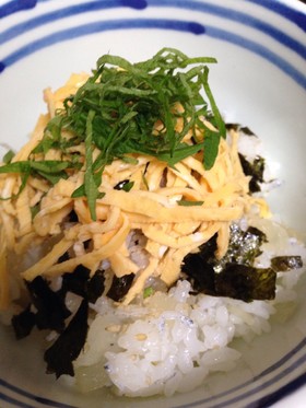 酢玉ねぎでしらす寿司