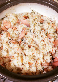 塩鮭と生姜の土鍋炊きご飯