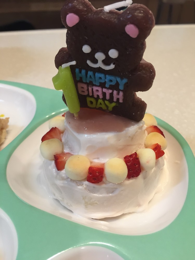 HMとプチダノンで☆1歳のお誕生日ケーキ