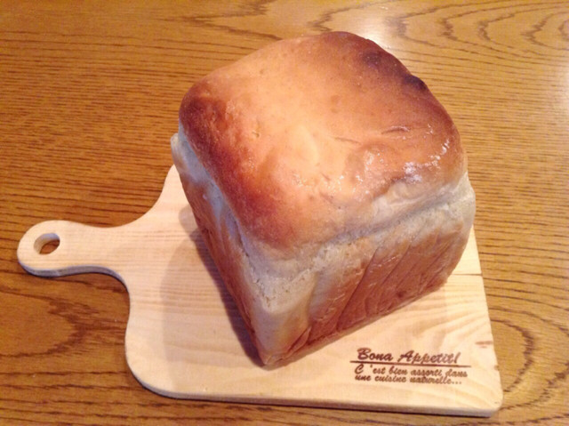 中もっちりフランスパン風ごま食パンの画像