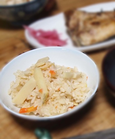 ごはんもの：竹の子と鶏肉の炊き込みご飯の写真