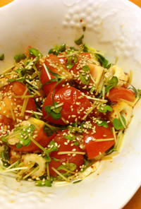 トマト、ちくわ、カイワレの韓国風サラダ