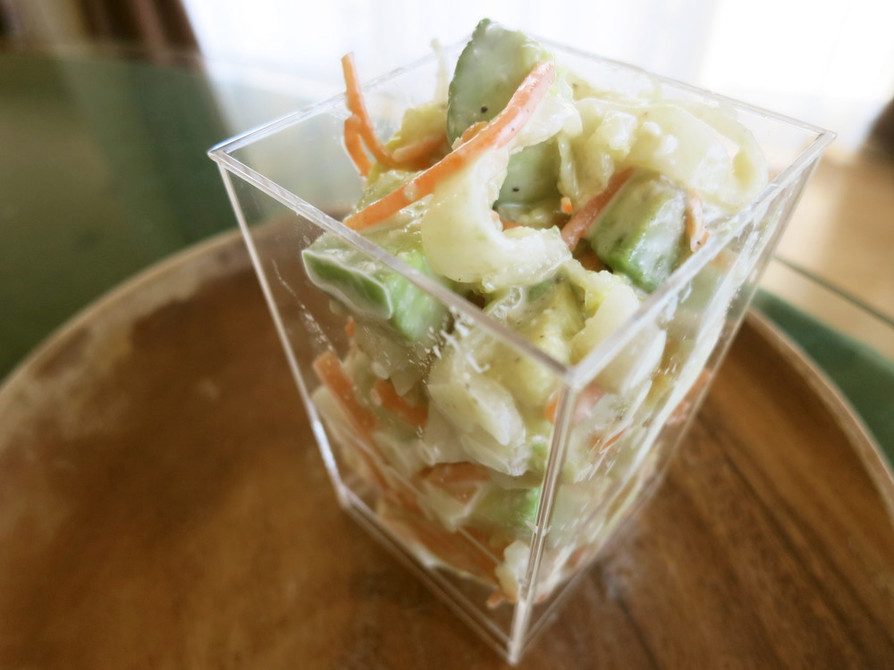 ニュージーランド産アボカドと白菜のサラダの画像