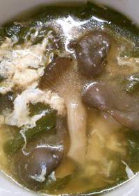 簡単　霜降りひらたけと　卵の　中華スープ