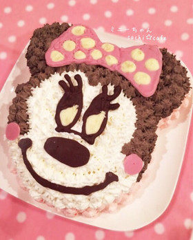 誕生日に♡ミニーちゃんケーキ