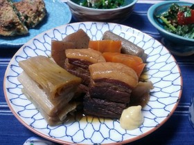我が家の味♡̷野菜が主役の豚の角煮