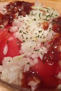 トマトと玉ねぎのサラダ　ピータールーガ風