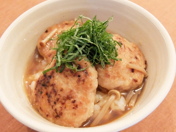 もっちり山芋鶏ハンバーグ丼