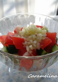 トマトときゅうりの小さいサラダ