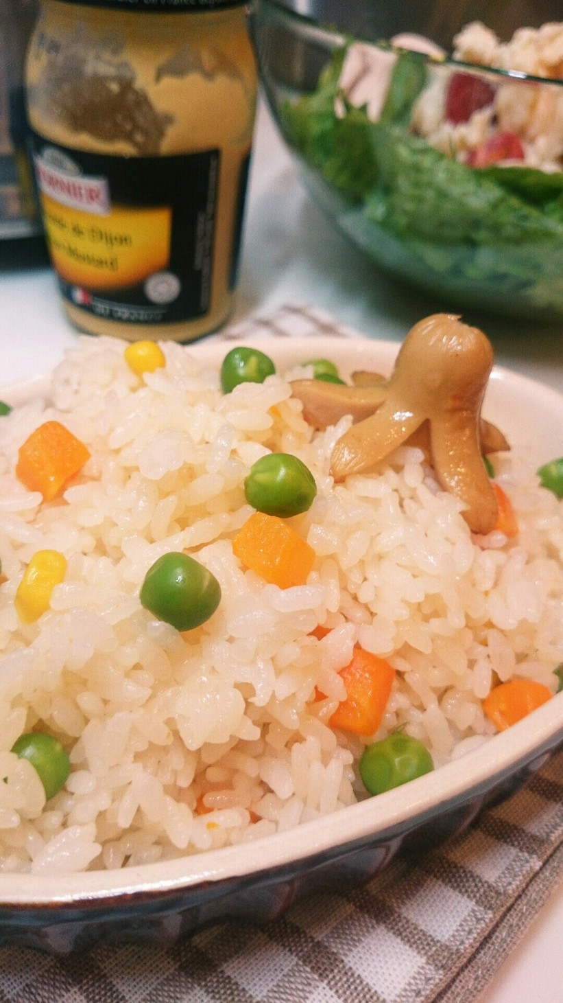 お弁当にも✾今が旬  えんどう豆のピラフの画像