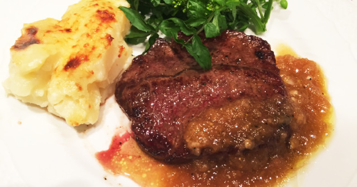 牛もも肉のステーキ おろし玉ねぎソース レシピ 作り方 By ナピト クックパッド 簡単おいしいみんなのレシピが349万品