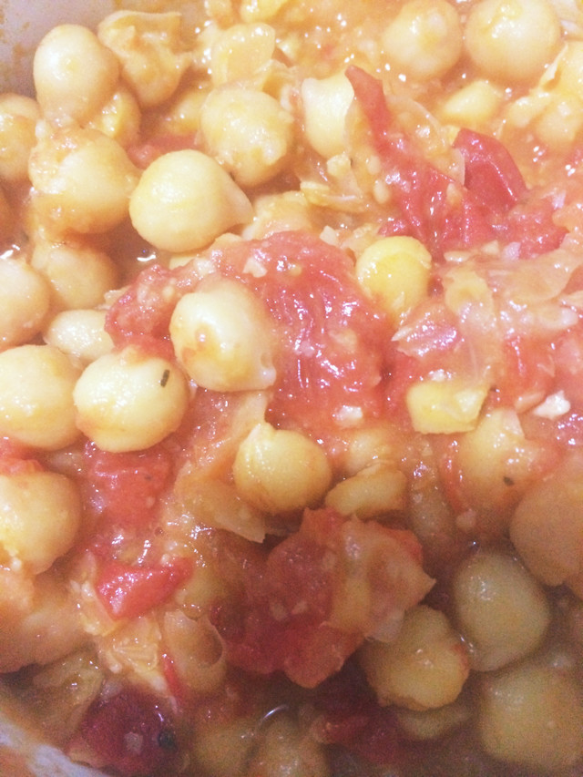 ひよこ豆とトマトのコンソメ炒めの画像