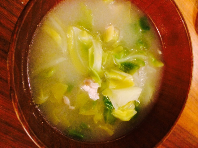 春キャベツと鶏ひき肉の白味噌スープの画像