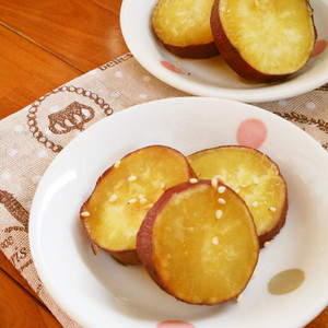 レンジで簡単 お弁当にも 薩摩芋の甘煮 レシピ 作り方 By ゆぅゅぅ クックパッド 簡単おいしいみんなのレシピが376万品