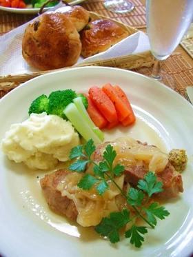 簡単!ビール1本で作れる豚ロースビール煮