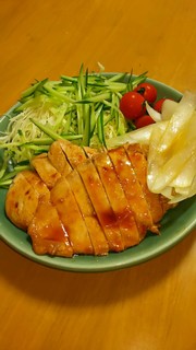 簡単♪鶏胸肉スタミナ照り焼き♪新玉添えの写真