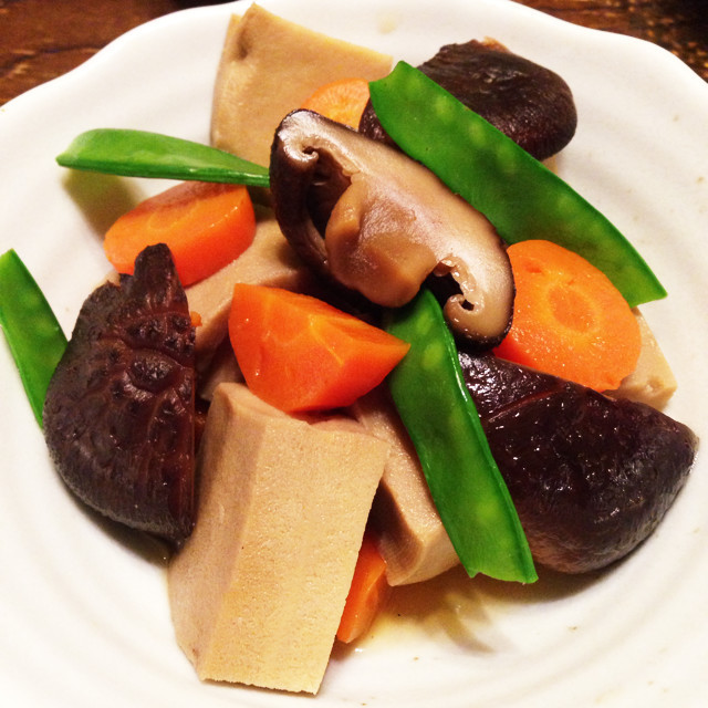干し椎茸と高野豆腐の煮物の画像