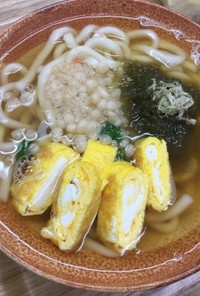 おぼろ昆布うどん(だし巻き卵のせ)