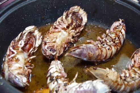 オオグソクムシの揚げものの画像