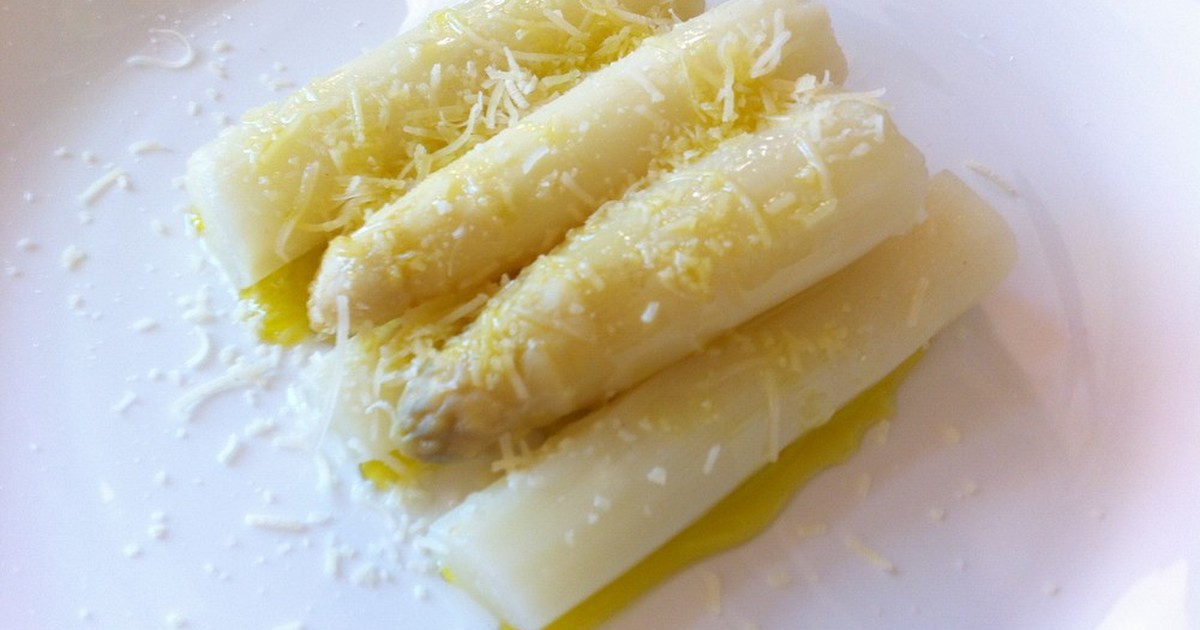 パルメザンチーズをまぶしたチキンのベイクドレシピ