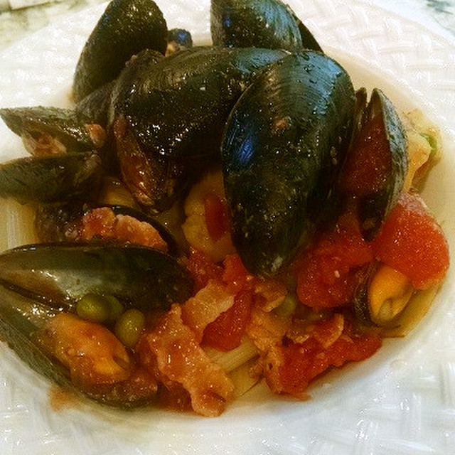 ベーコンとムール貝のトマトソースパスタ レシピ 作り方 By トレジョごはん クックパッド 簡単おいしいみんなのレシピが350万品