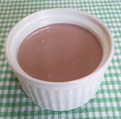 ココット皿でチョコババロアの写真
