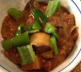 たっぷりの玉ねぎと豚バラで減量中のカレー