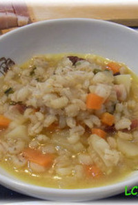 簡単ヘルシーイタリア伝統オオムギのスープ