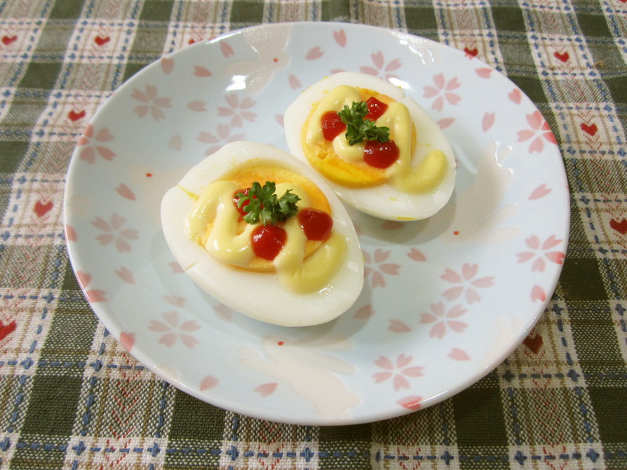 お弁当や朝食に♪ゆで卵のマヨケチャ焼きの画像
