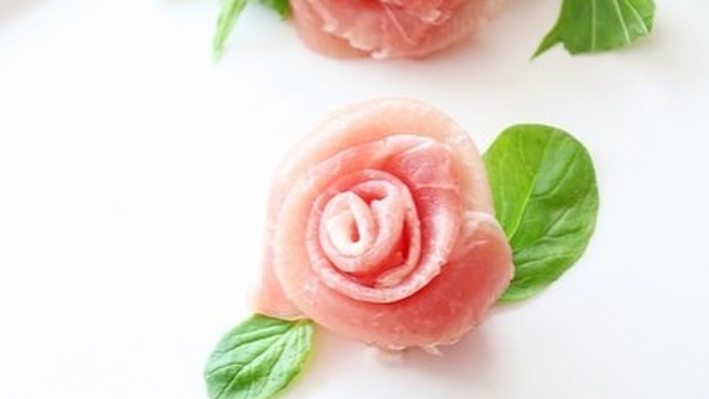 生ハムの花の飾り切り お祝いおもてなしに レシピ 作り方 By みききみき クックパッド