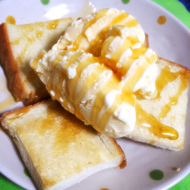 食パンとアイスの超簡単デザートの画像