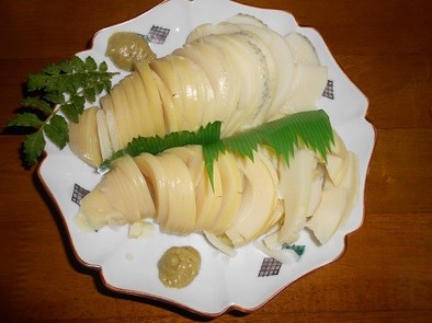 竹の子の刺身の写真