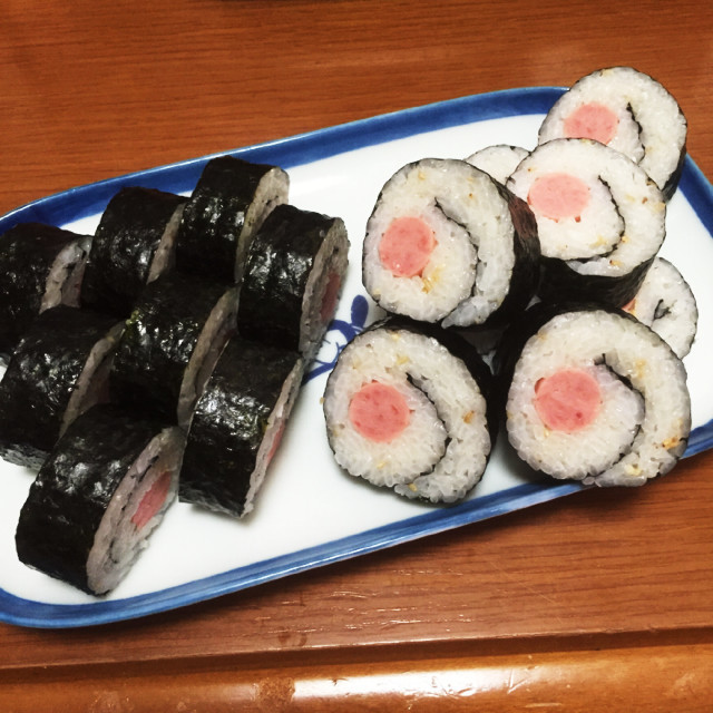 ソーセージのキンパ風巻き寿司の画像
