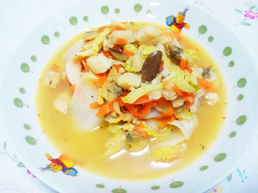 白菜と魚介のスープの画像