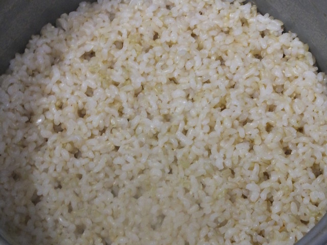 玄米をふつうの炊飯器で炊く 覚書 レシピ 作り方 By 火水流整体術院 クックパッド 簡単おいしいみんなのレシピが360万品