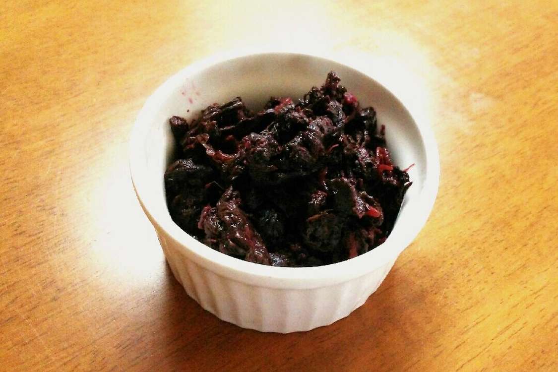 梅干しの赤紫蘇 佃煮 レシピ 作り方 By らんころ クックパッド 簡単おいしいみんなのレシピが379万品