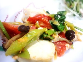 豆腐とトマトと小松菜の中華風卵とじ