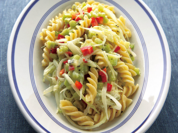 キウイのパスタサラダ