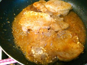 豚カツ用肉の焼き肉マヨバター炒め☆☆☆